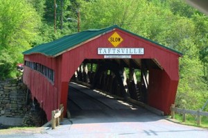 VermontTaftsvilleCoveredBridgeOttauquecheRiverKR849